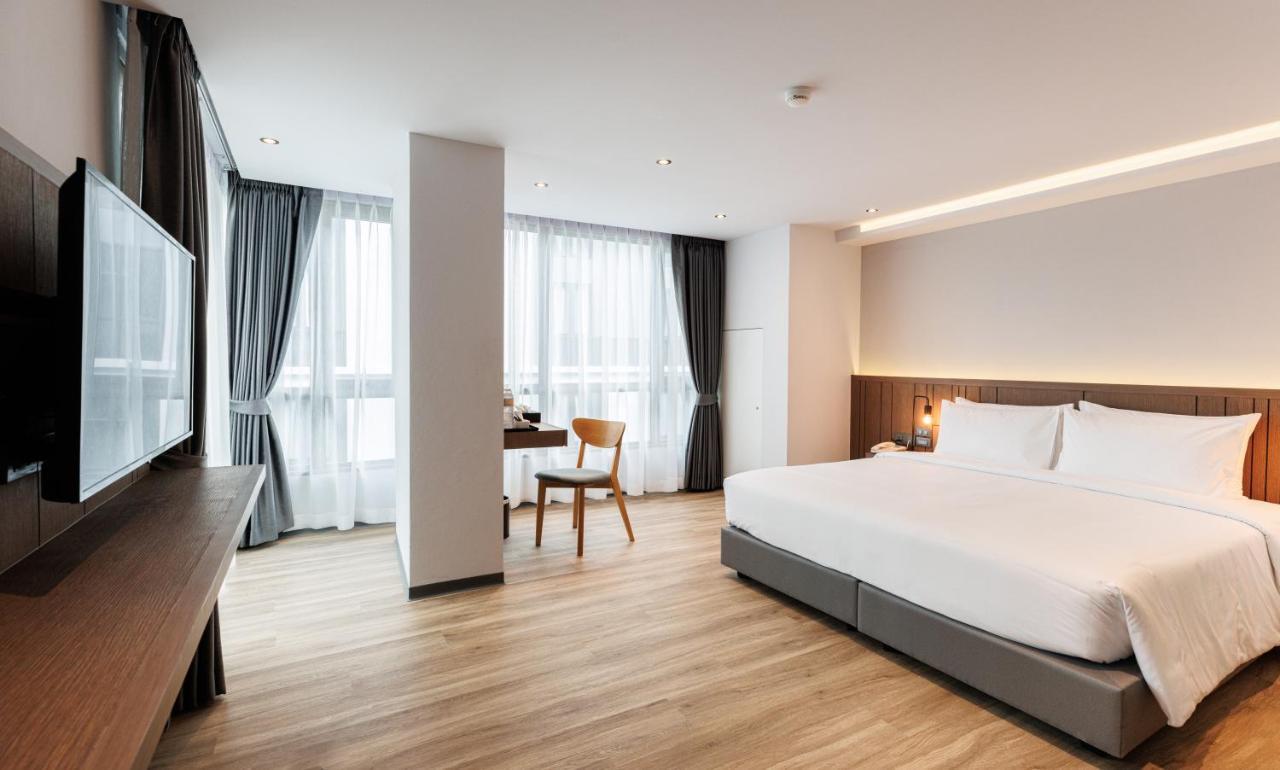 Pure Eleven Hotel Bangkok Makkasan Bagian luar foto