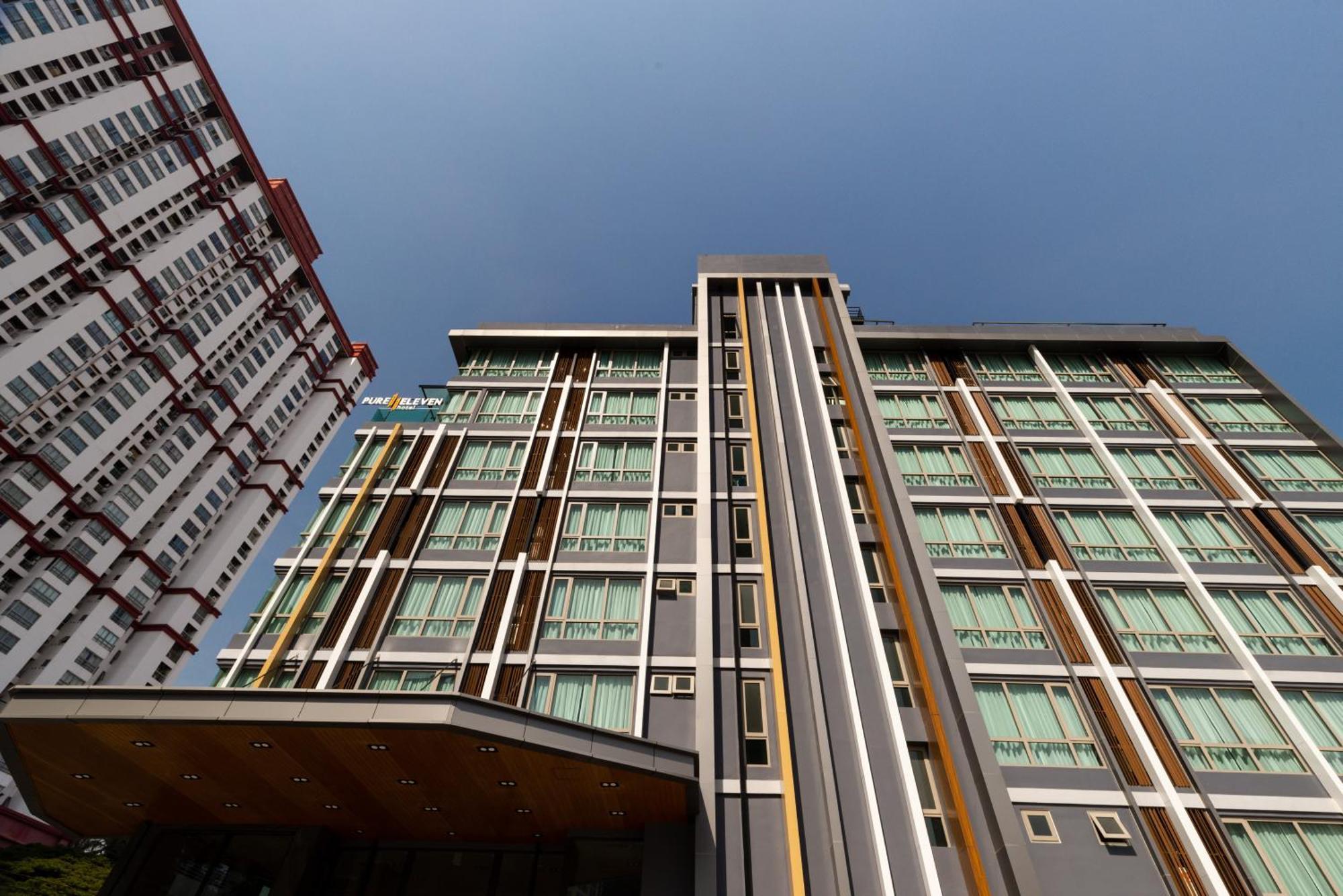 Pure Eleven Hotel Bangkok Makkasan Bagian luar foto