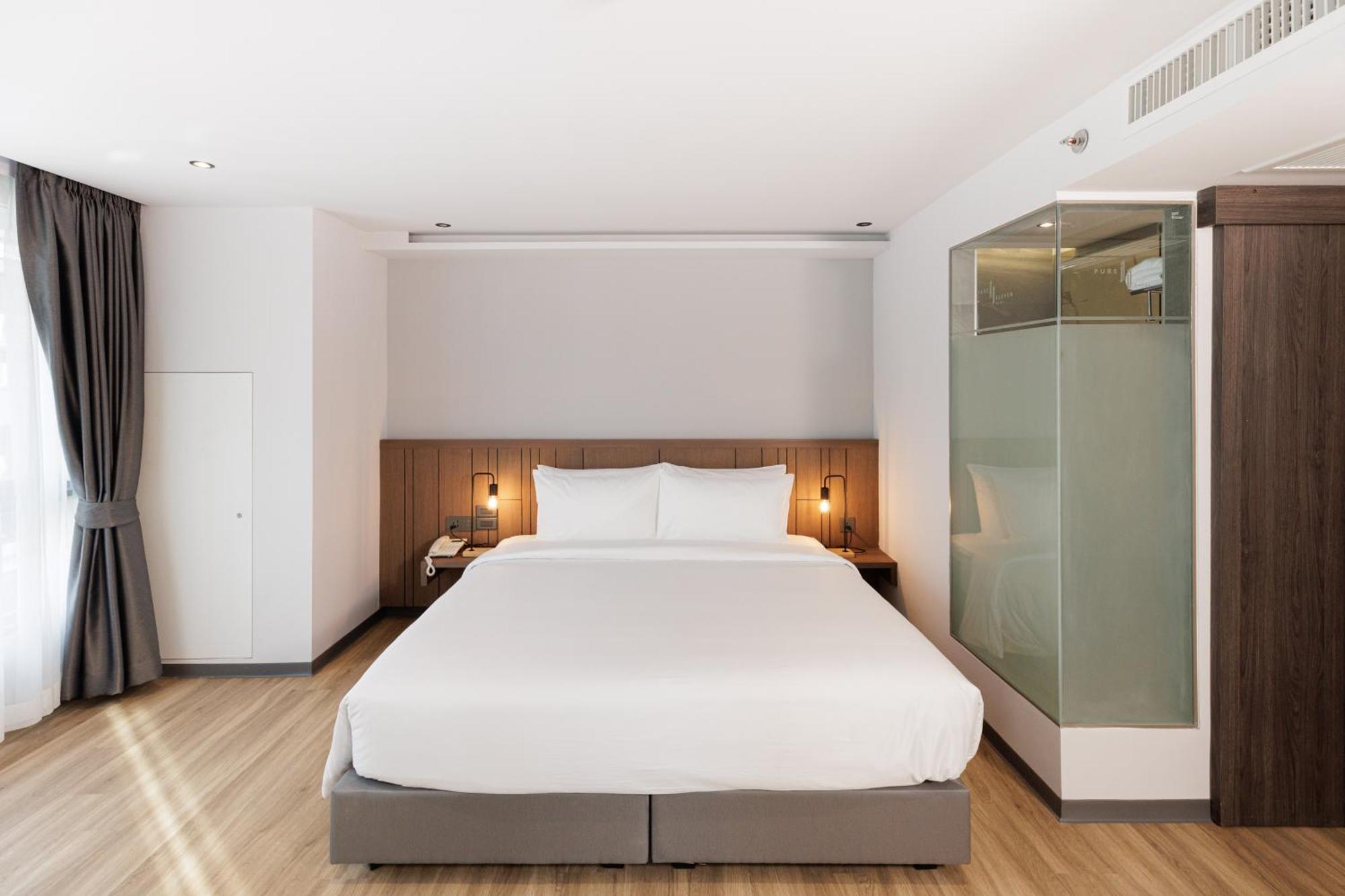 Pure Eleven Hotel Bangkok Makkasan Bagian luar foto