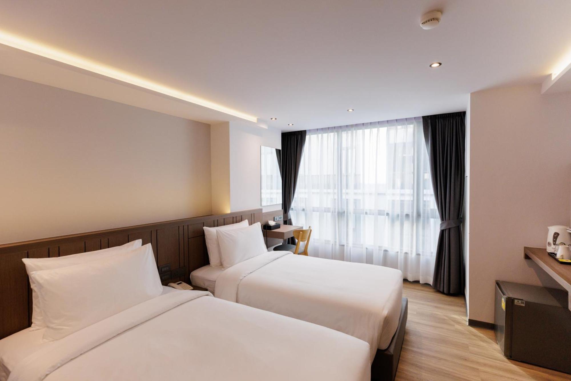 Pure Eleven Hotel Bangkok Makkasan Bagian luar foto