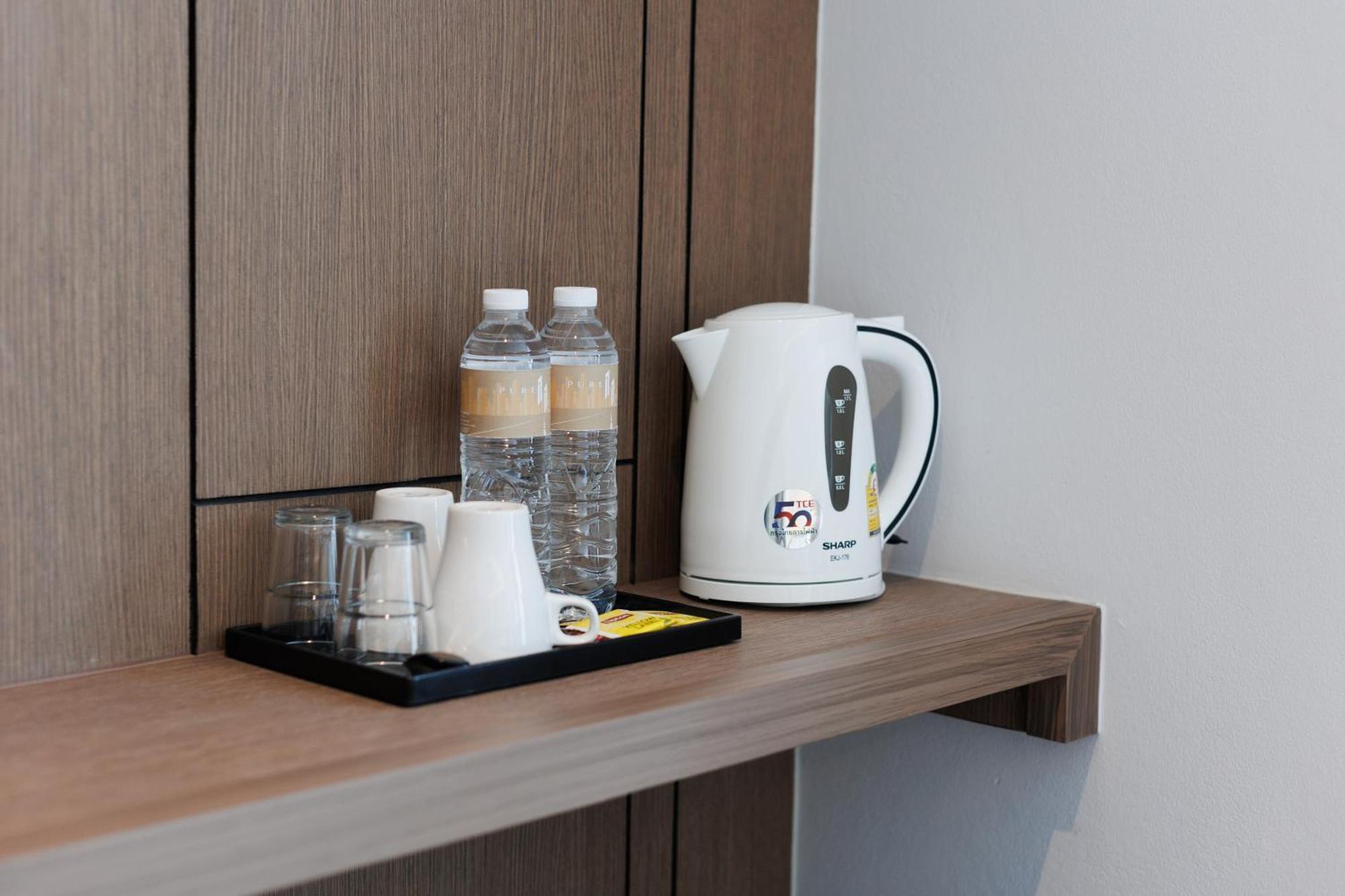 Pure Eleven Hotel Bangkok Makkasan Bagian luar foto